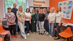 Grupa liderów i liderek podczas zjazdu w Kraśniku.