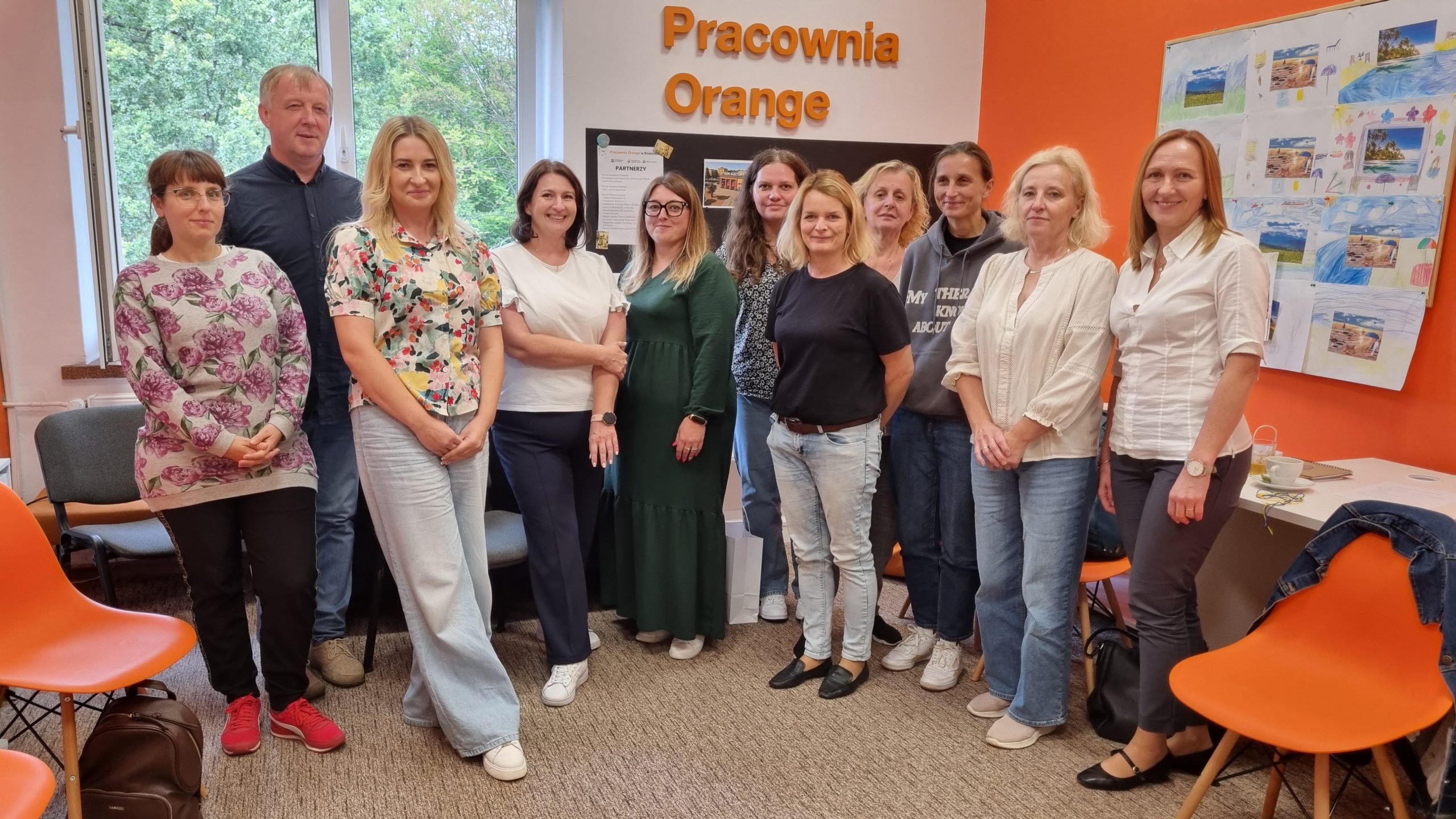 Grupa liderów i liderek podczas zjazdu w Kraśniku.