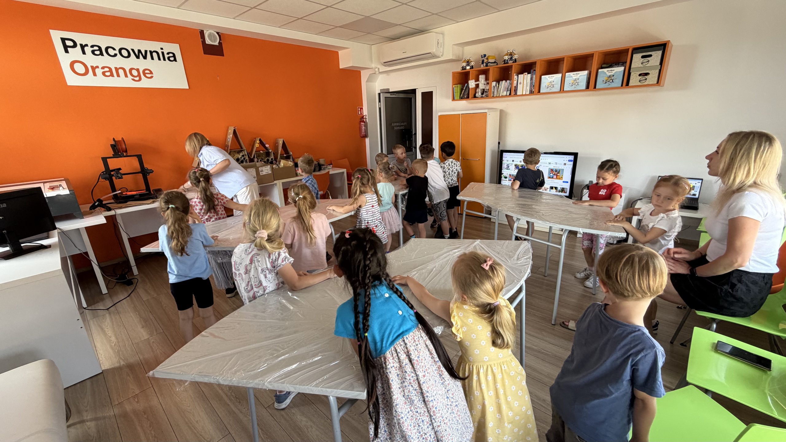 Grupa dzieci w Pracowni Orange