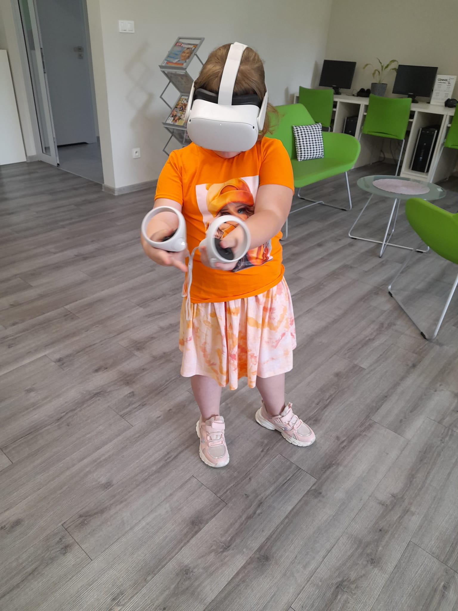 uczestnik warsztatów w okularach VR