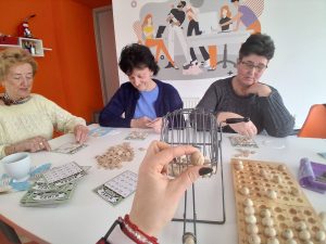 panie grają w bingo