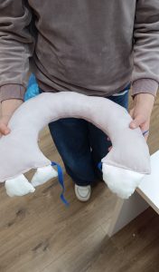 uszyta poduszka podróżna