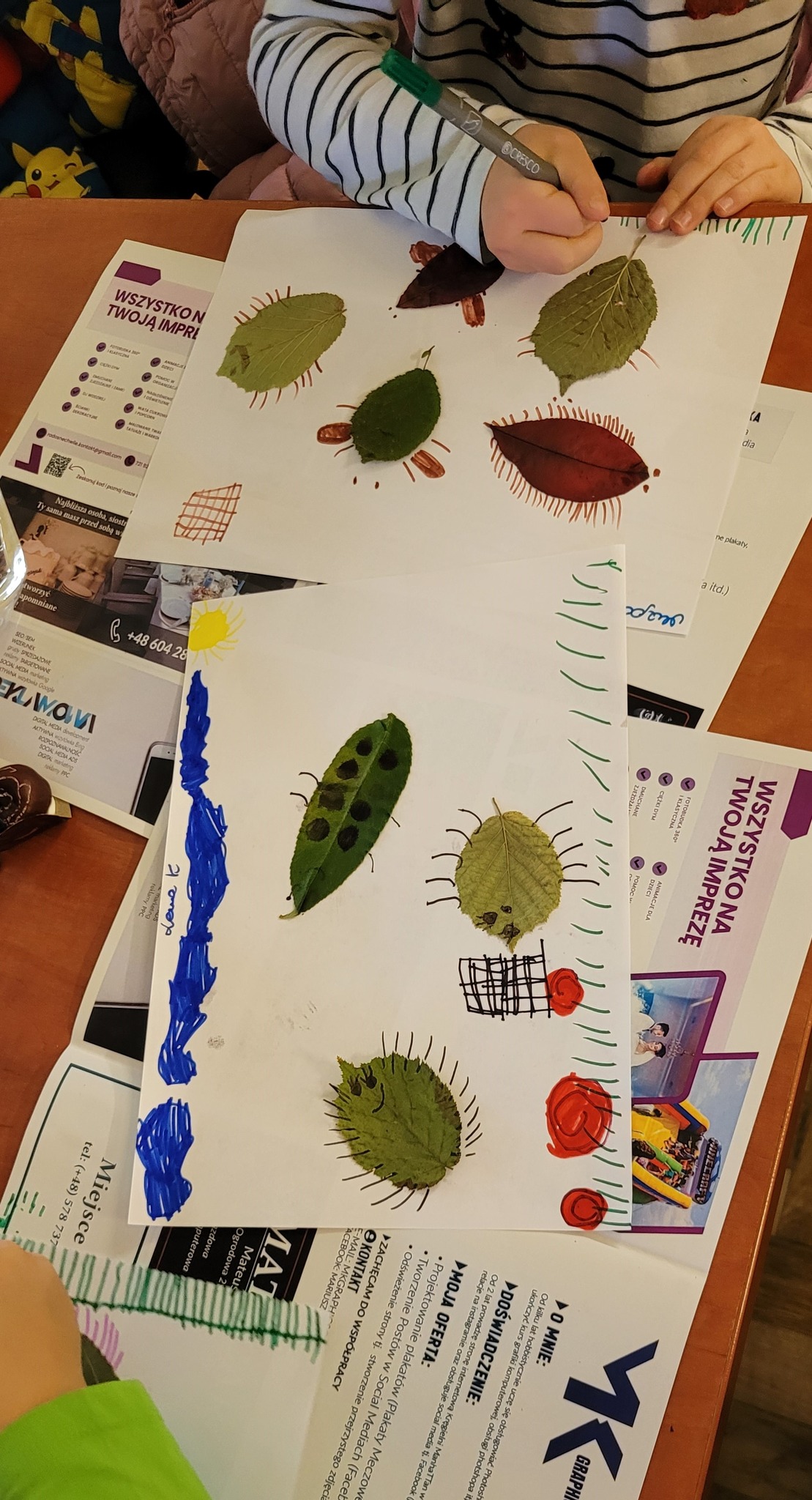 Tworzenie liściastych robaczków.