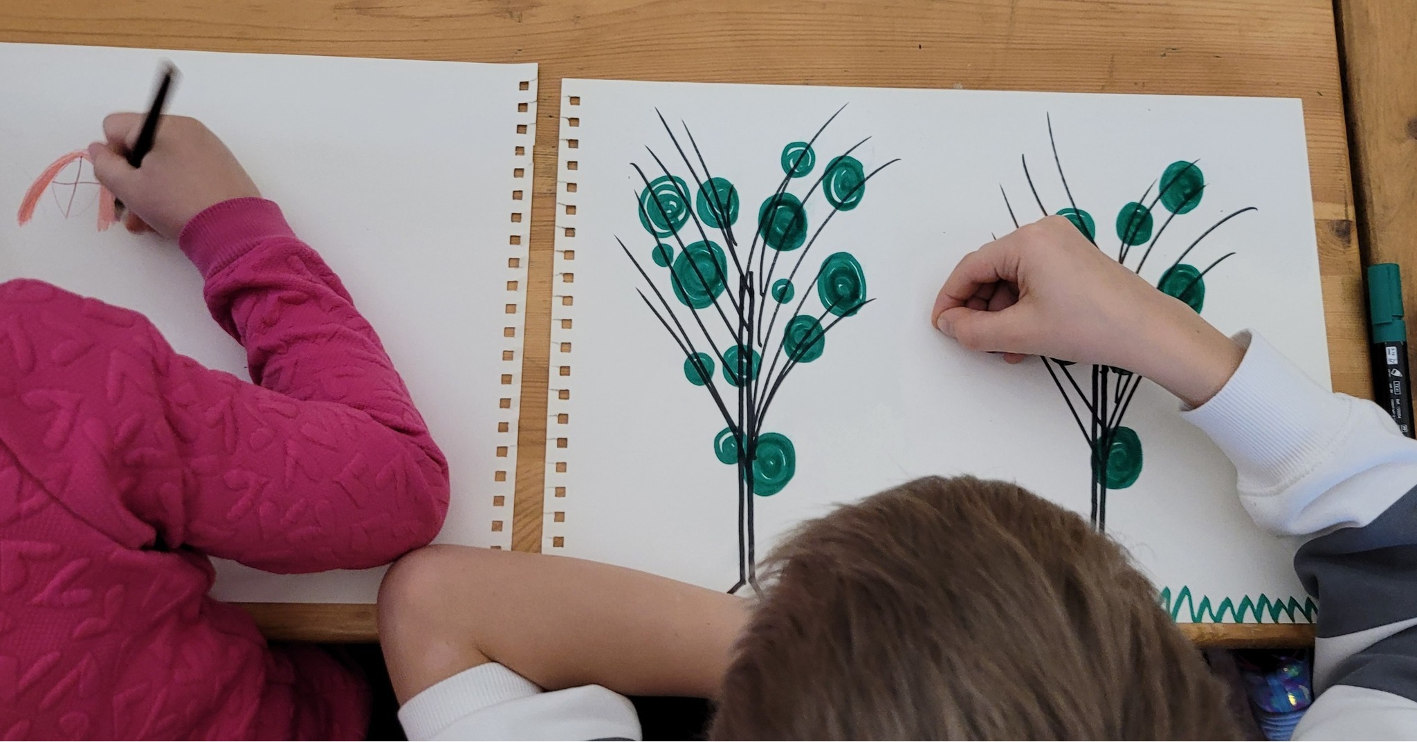 Rysunek na kartce papieru.