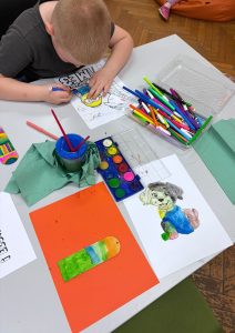 kolorowanie farbkami