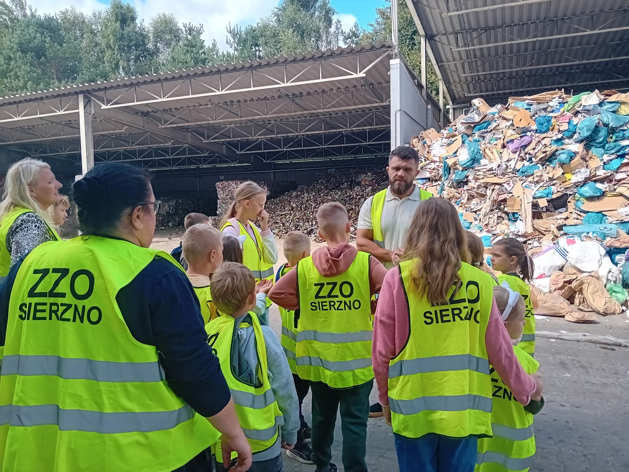 Sprawozdanie z realizacji projektu „EkoMIASTO – drugie życie przedmiotów”