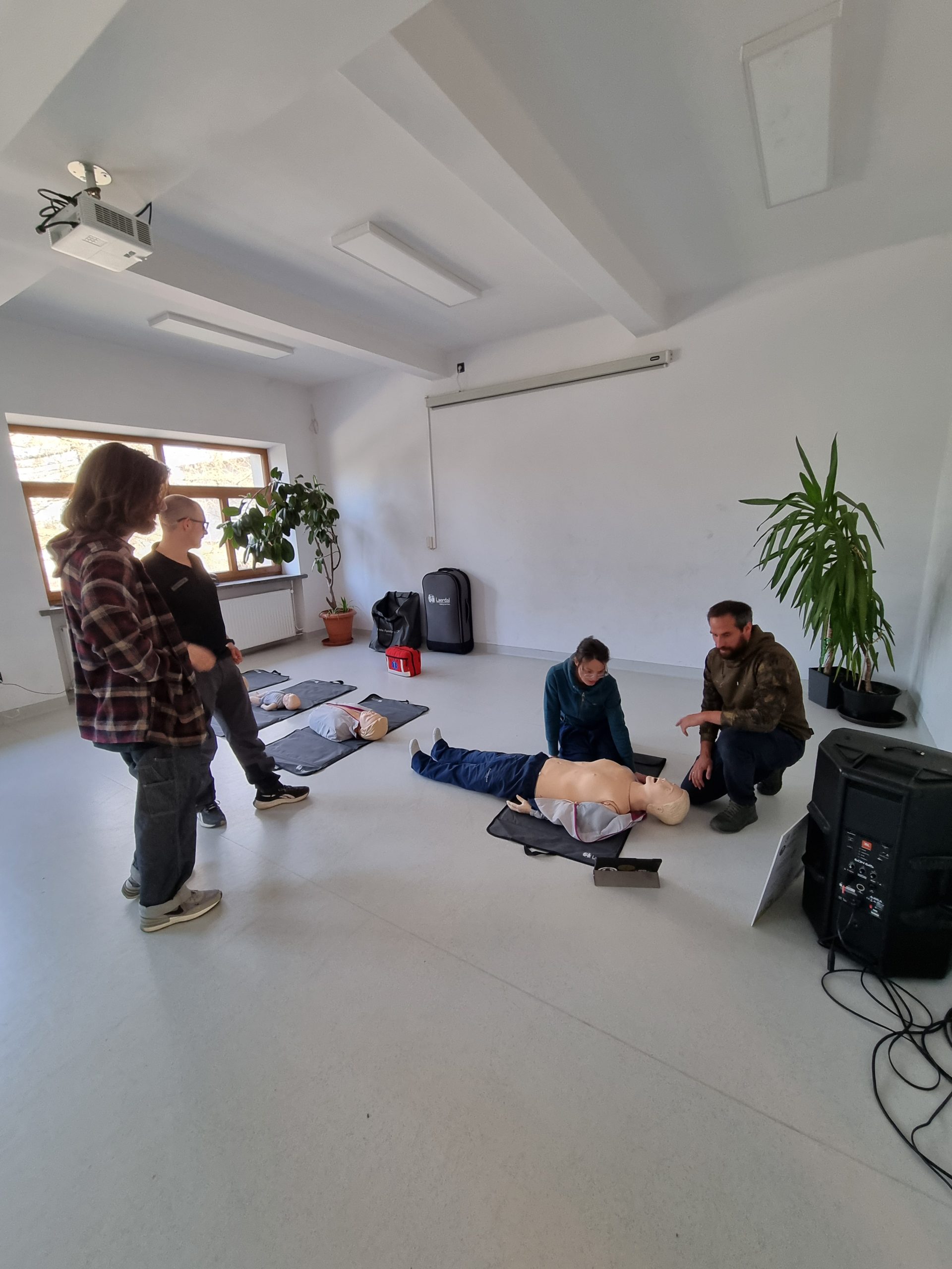 szkolenie z pierws,ej pomocy na manekinie