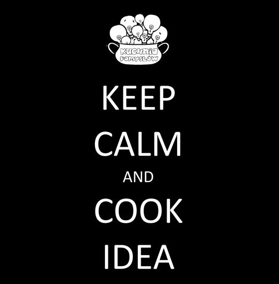 czarny plakat, na górze białe logo garnek z żarówkami, pod spodem biały napis keep calm and cook idea