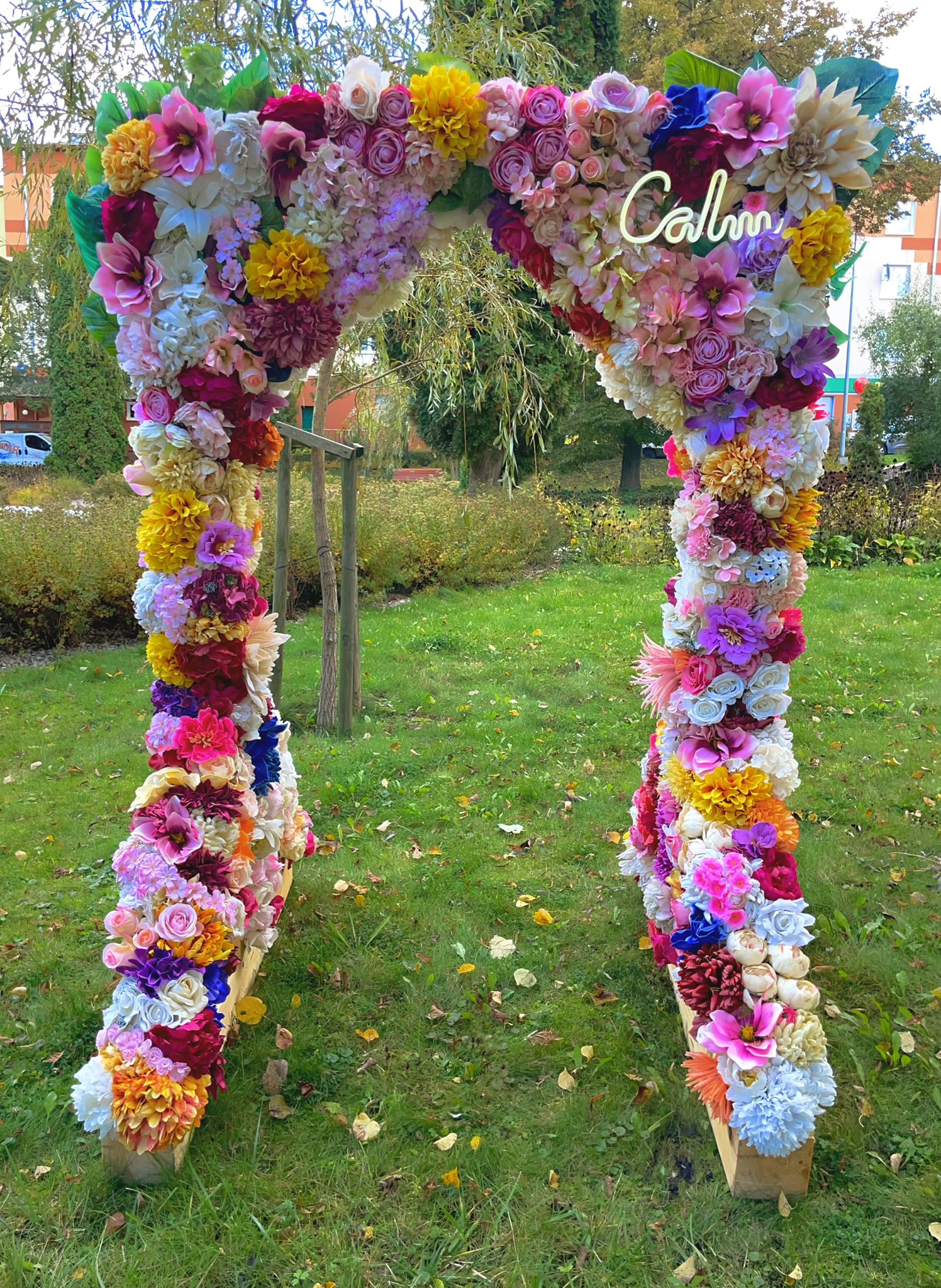 Kwiatowa ramka z neonowym motywem