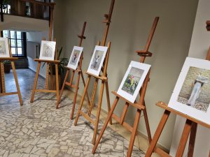 Wystawa zdjęć rewii szmacianej mody