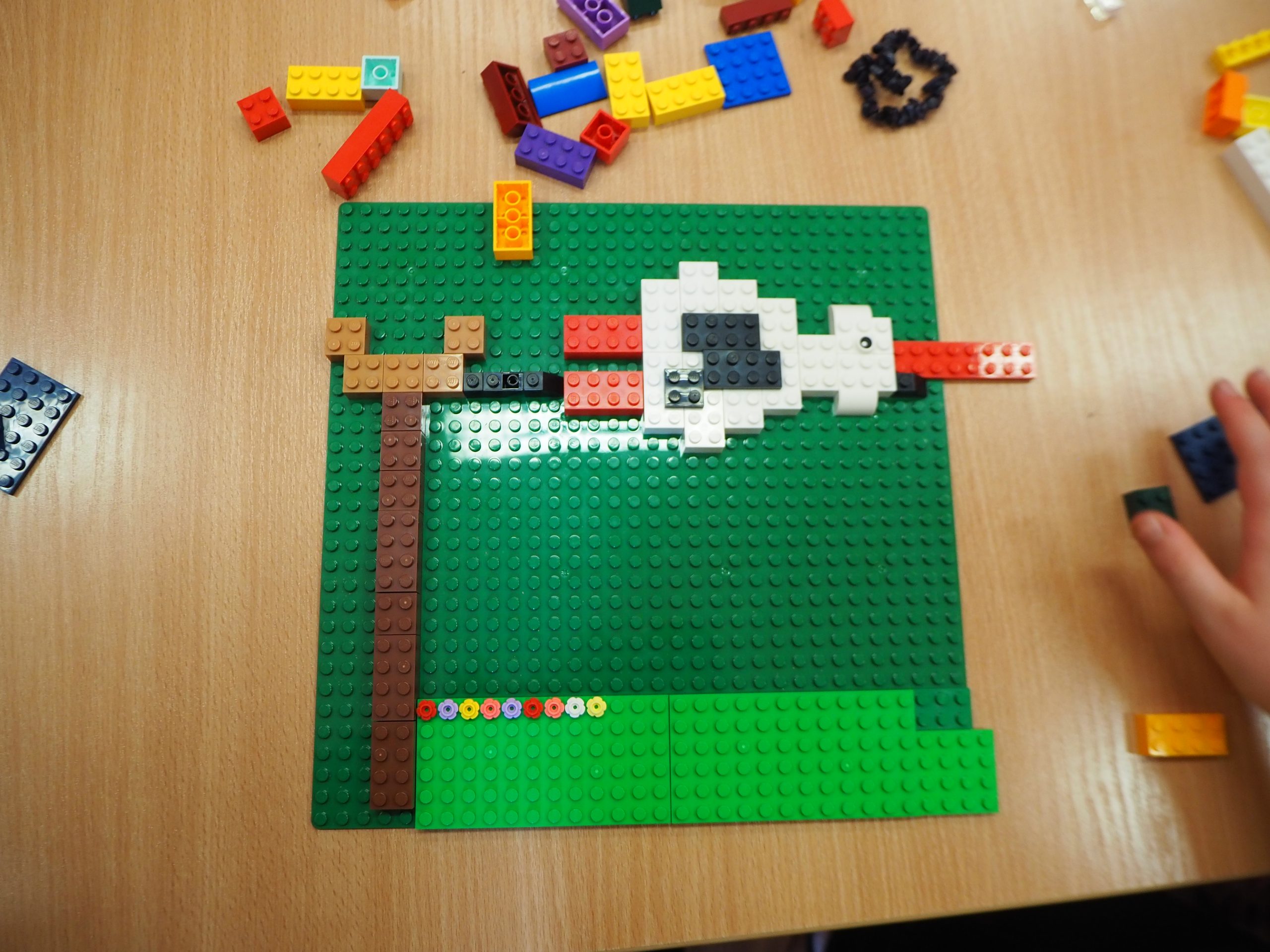 Bocian zbudowany z klocków lego