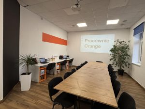 sala pracowni orange