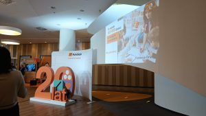 zdjęcie ścianki do zdjęć "20 lat Orange"
