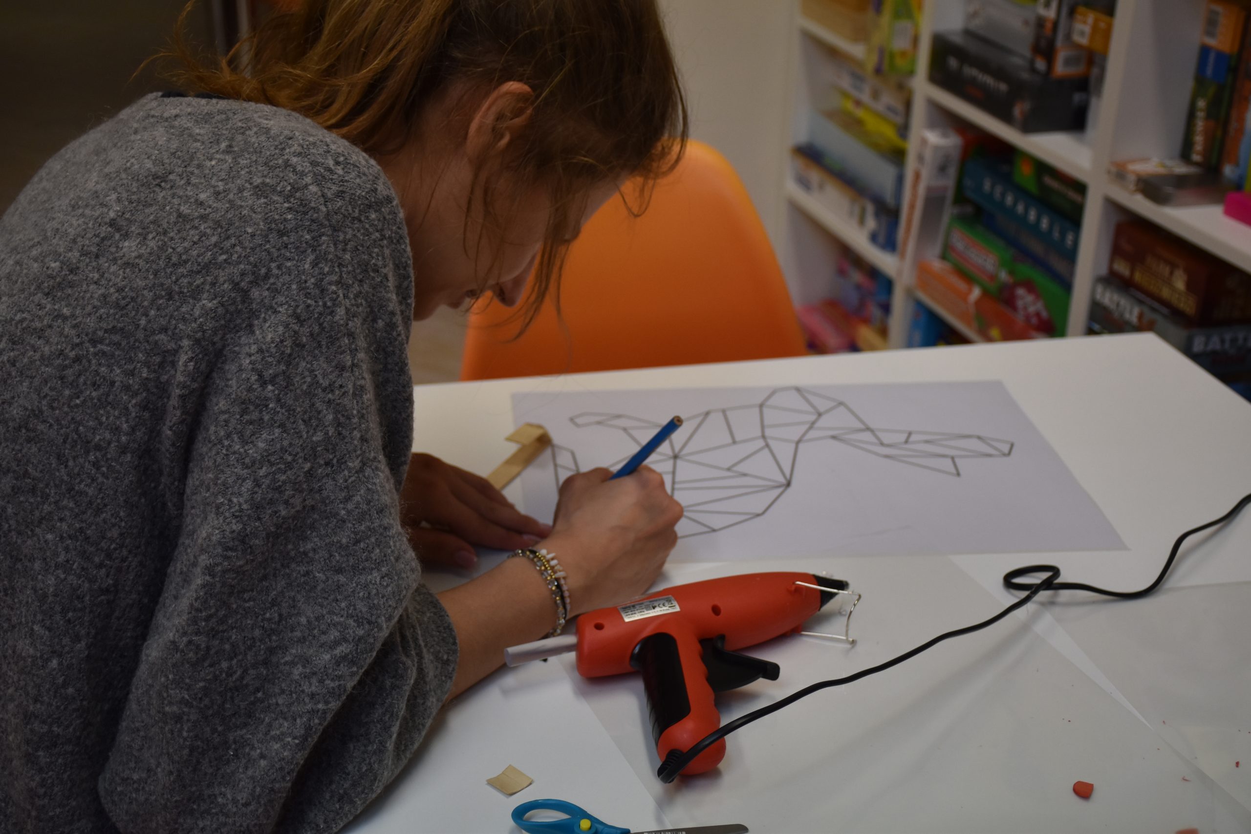 uczestniczka wykonuje zająca