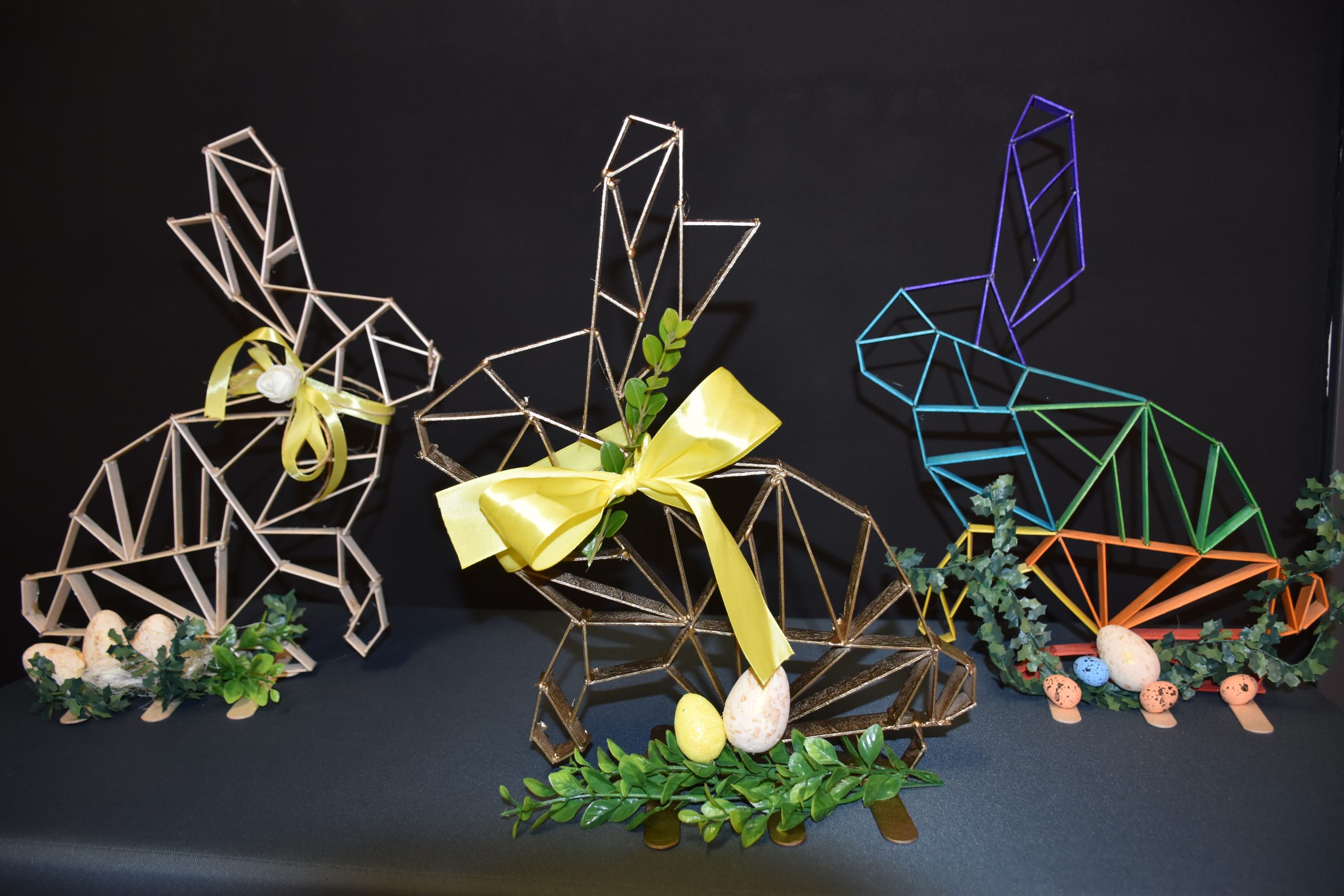 gotowe zające wielkanocne z patyczków