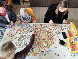 ferie układanie puzzli