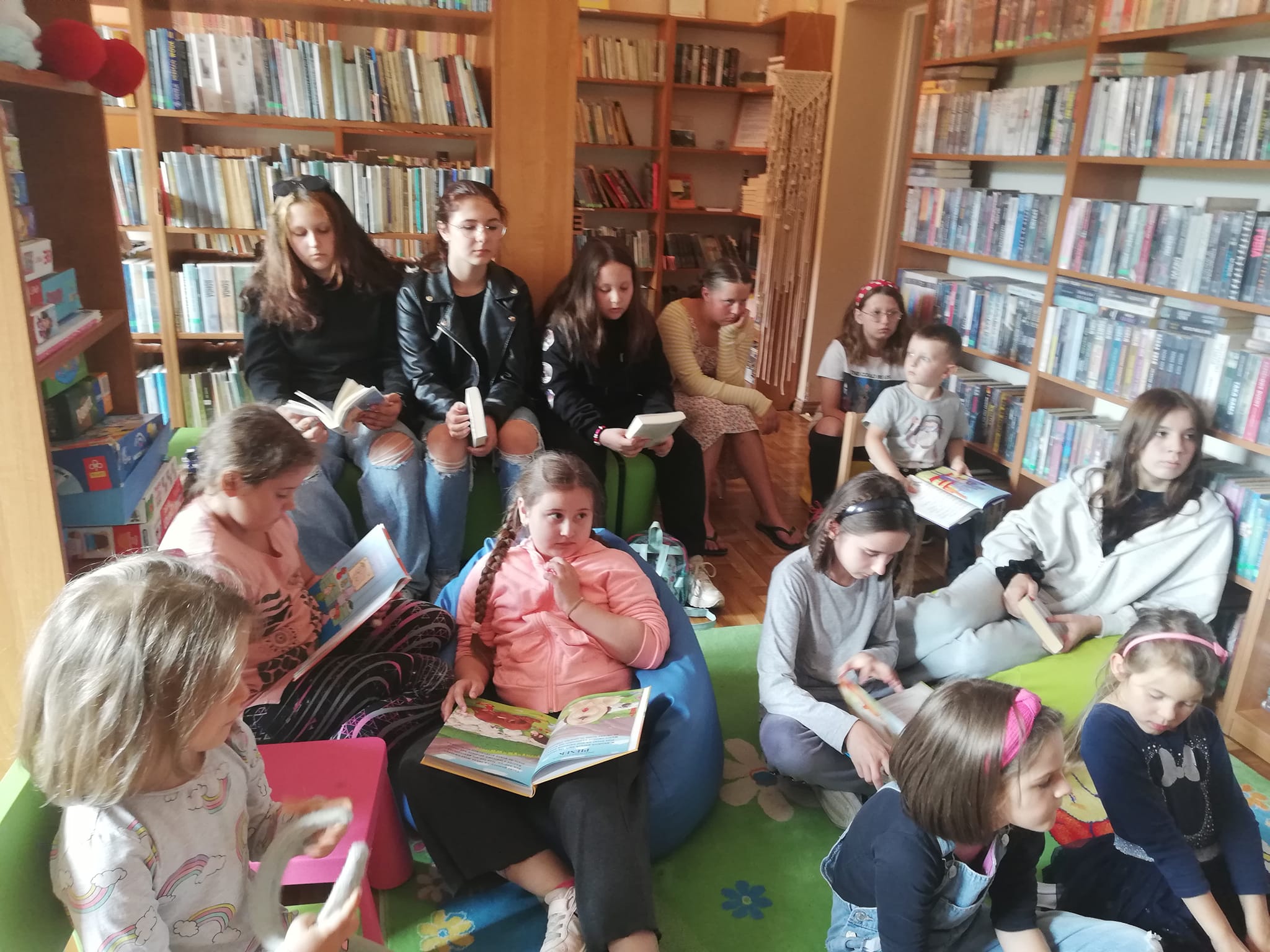 Dzieci i młodzież w bibliotece