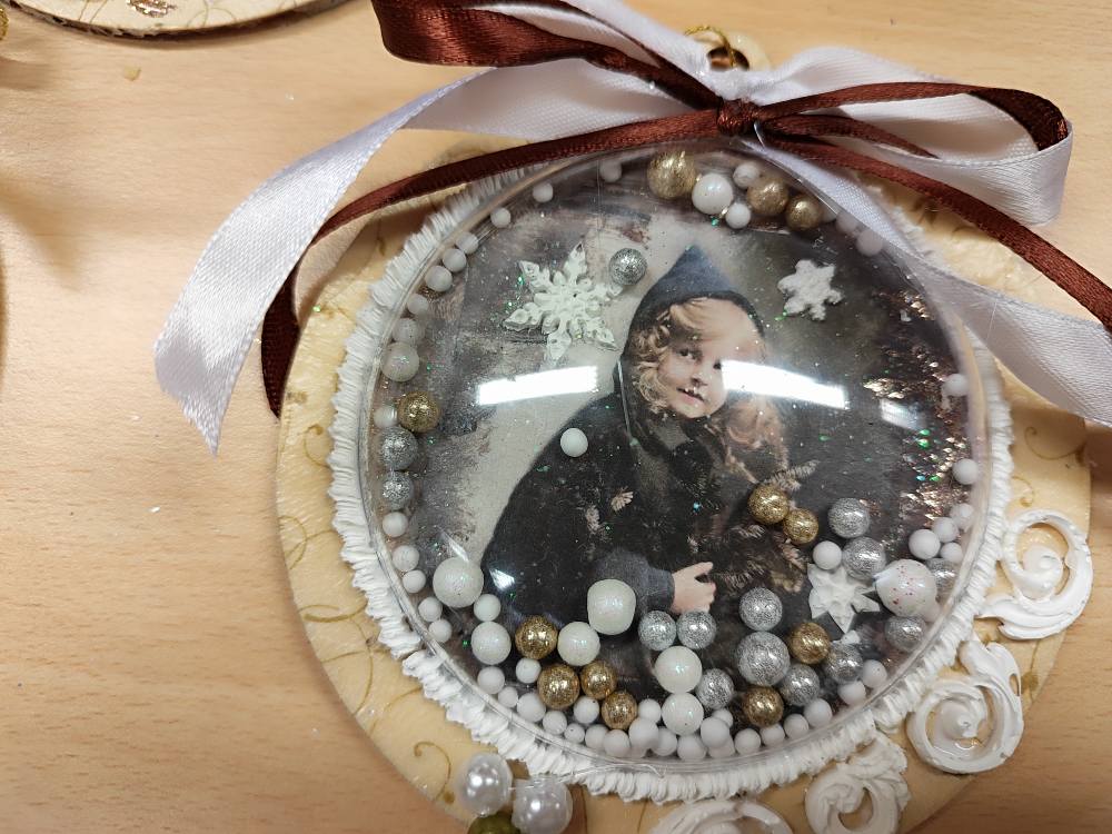 bombka z pleksi i sklejki