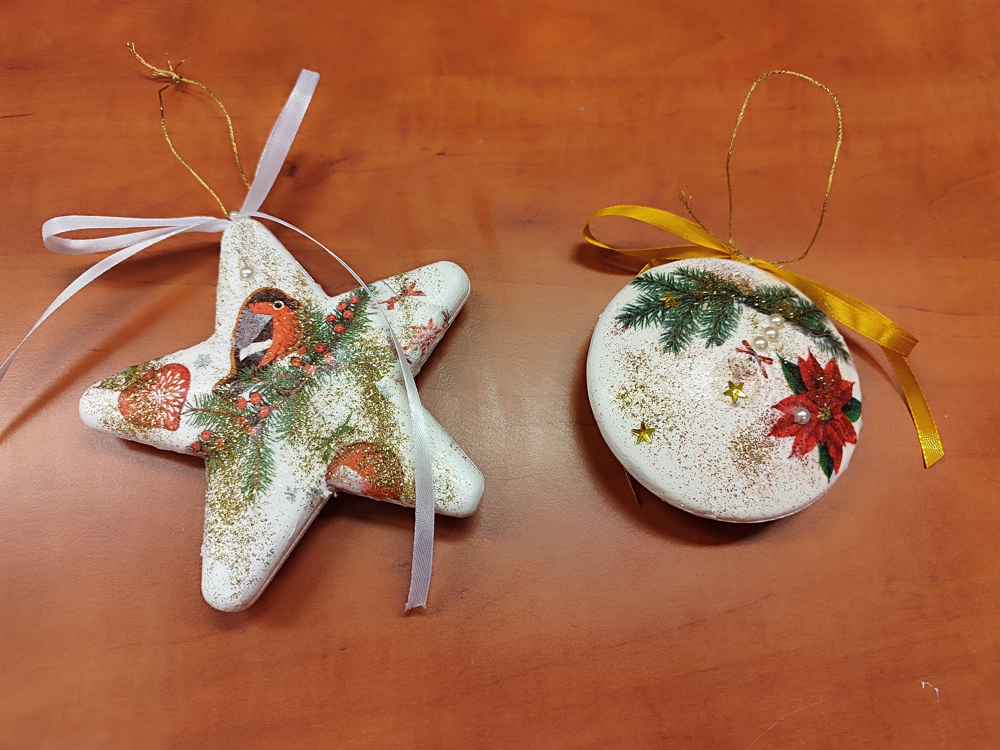 ozdoby choinkowe metodą decoupage