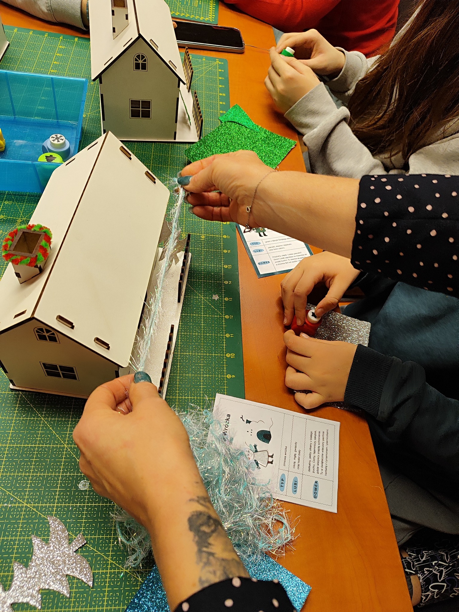 praca w zespole warsztatowym