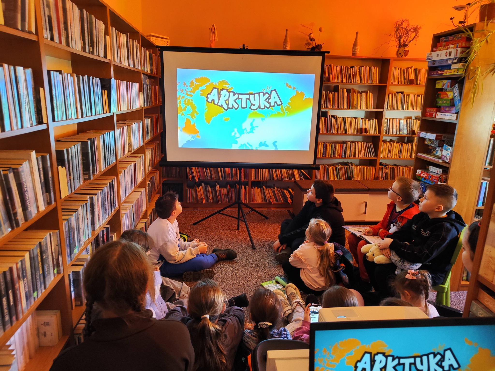 mini kino biblioteczne