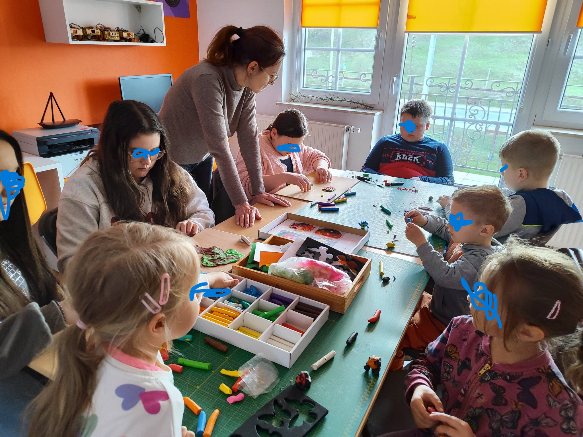 grupa, praca z plasteliną