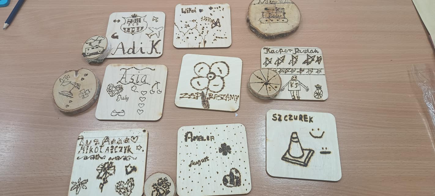 Prace uczestników , podkładki pod kawę