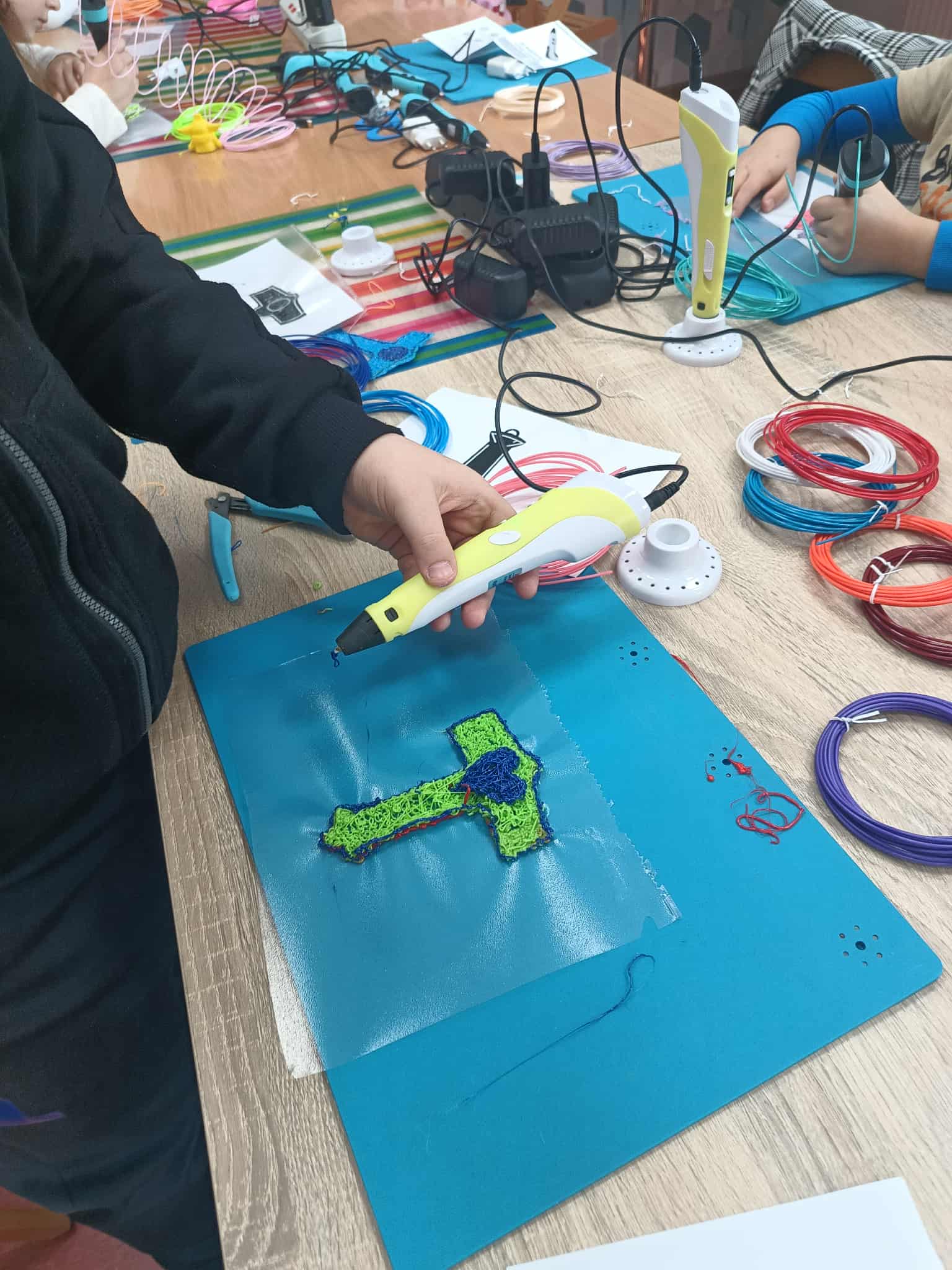 wykonywanie długopisem 3d symboli Wikingów