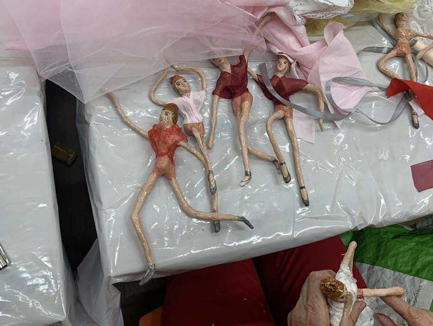 zdjęcia figurek baletnic