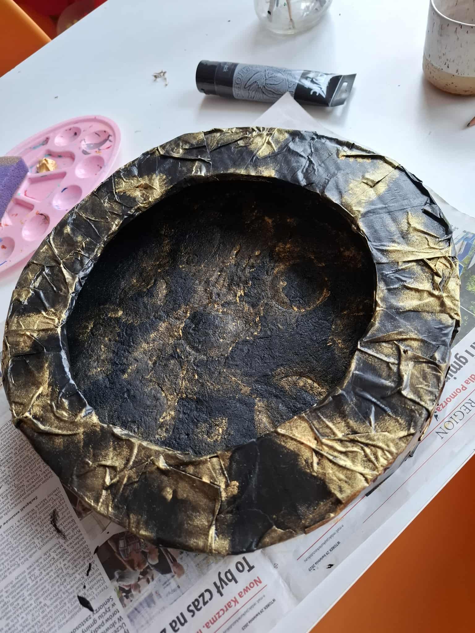 księżyc wykonany na warsztatach