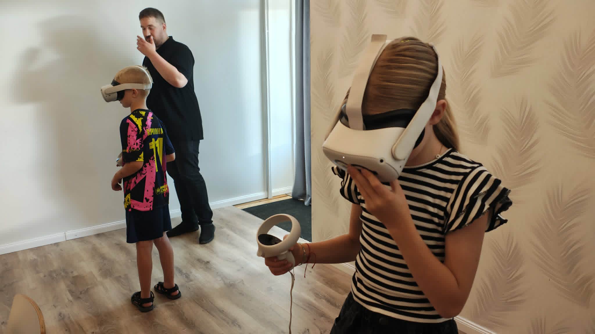 Dzieci w goglach VR
