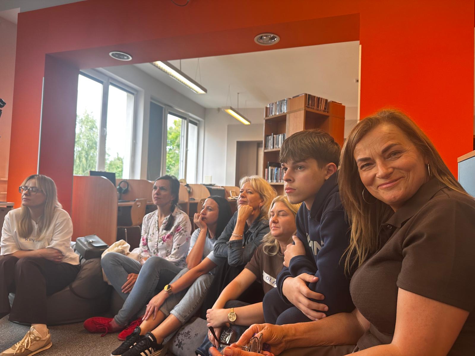 fotorelacja - uczestnicy projektu, prezentacje poszczególnych pracowni