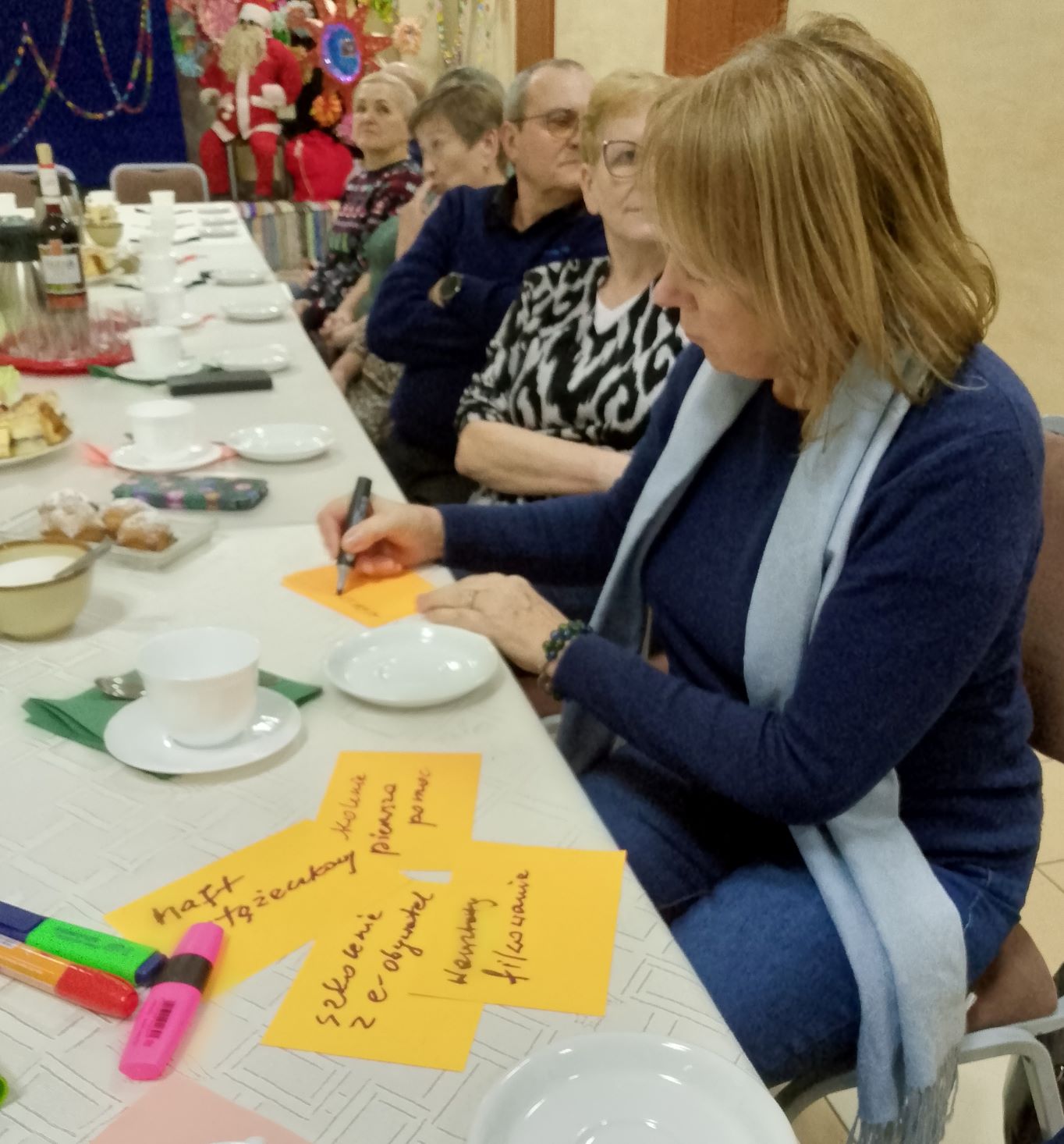 zapisywanie marzeń, oczekiwań na karteczki