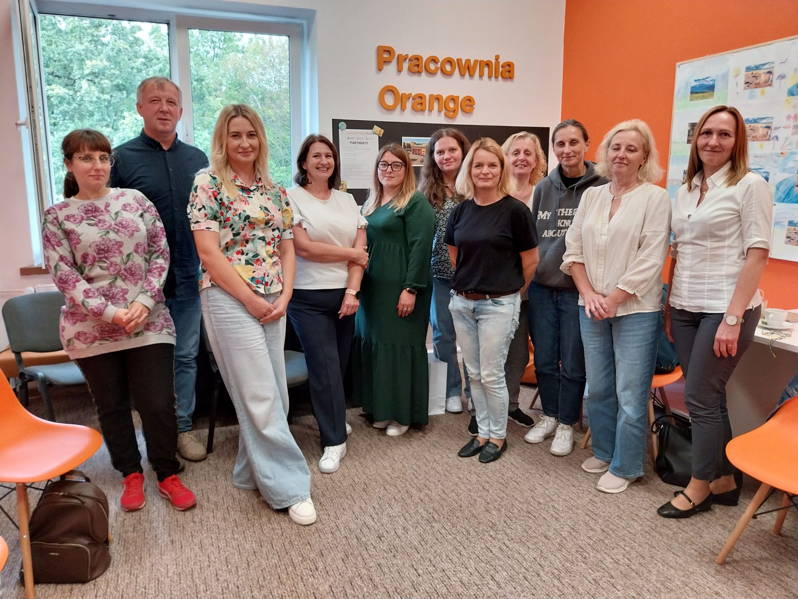 grupa uczestników spotkania warsztatowego w Kraśniku