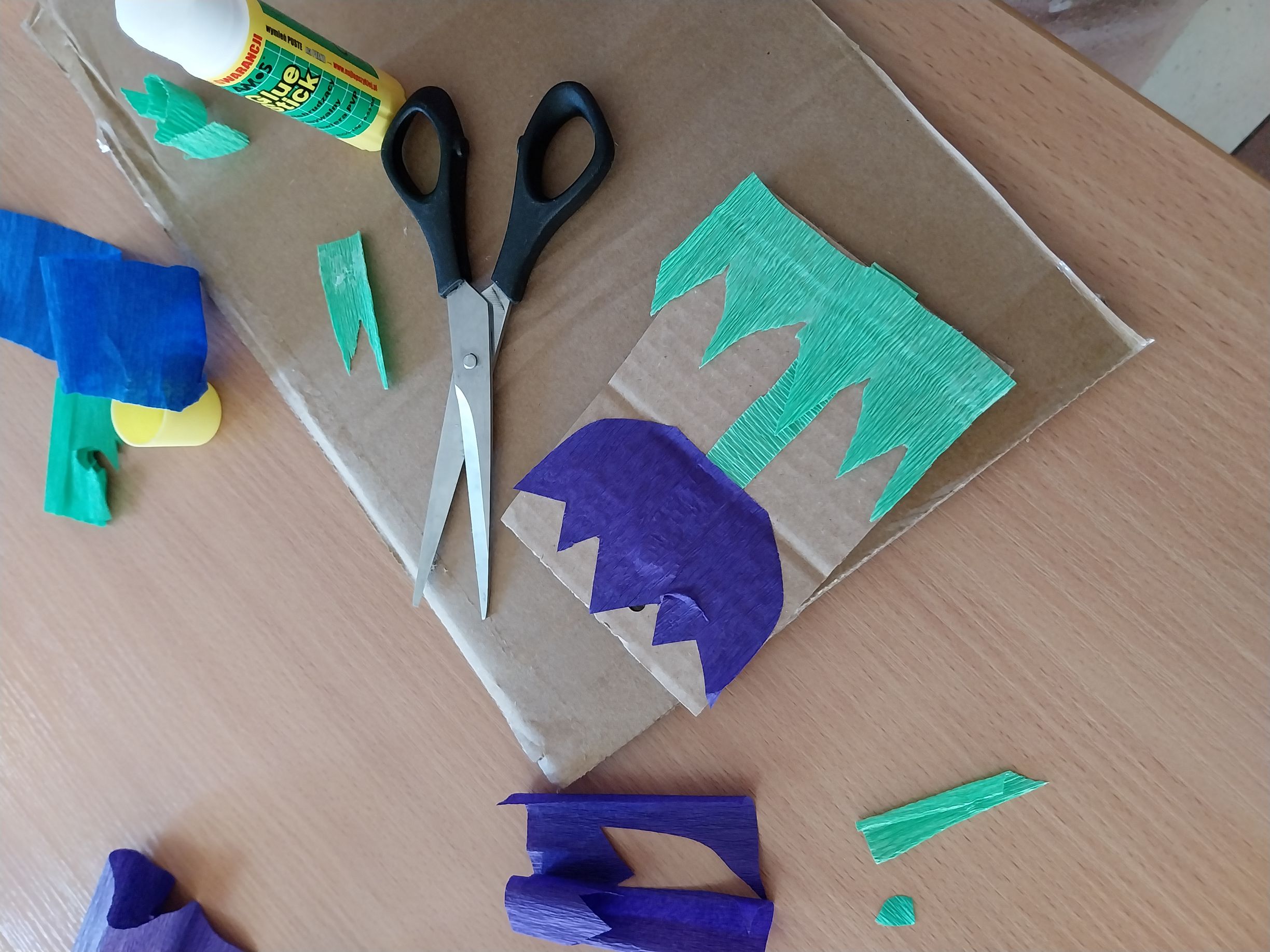 medal z wizerunkiem krokusa jako zwiastuna wiosny