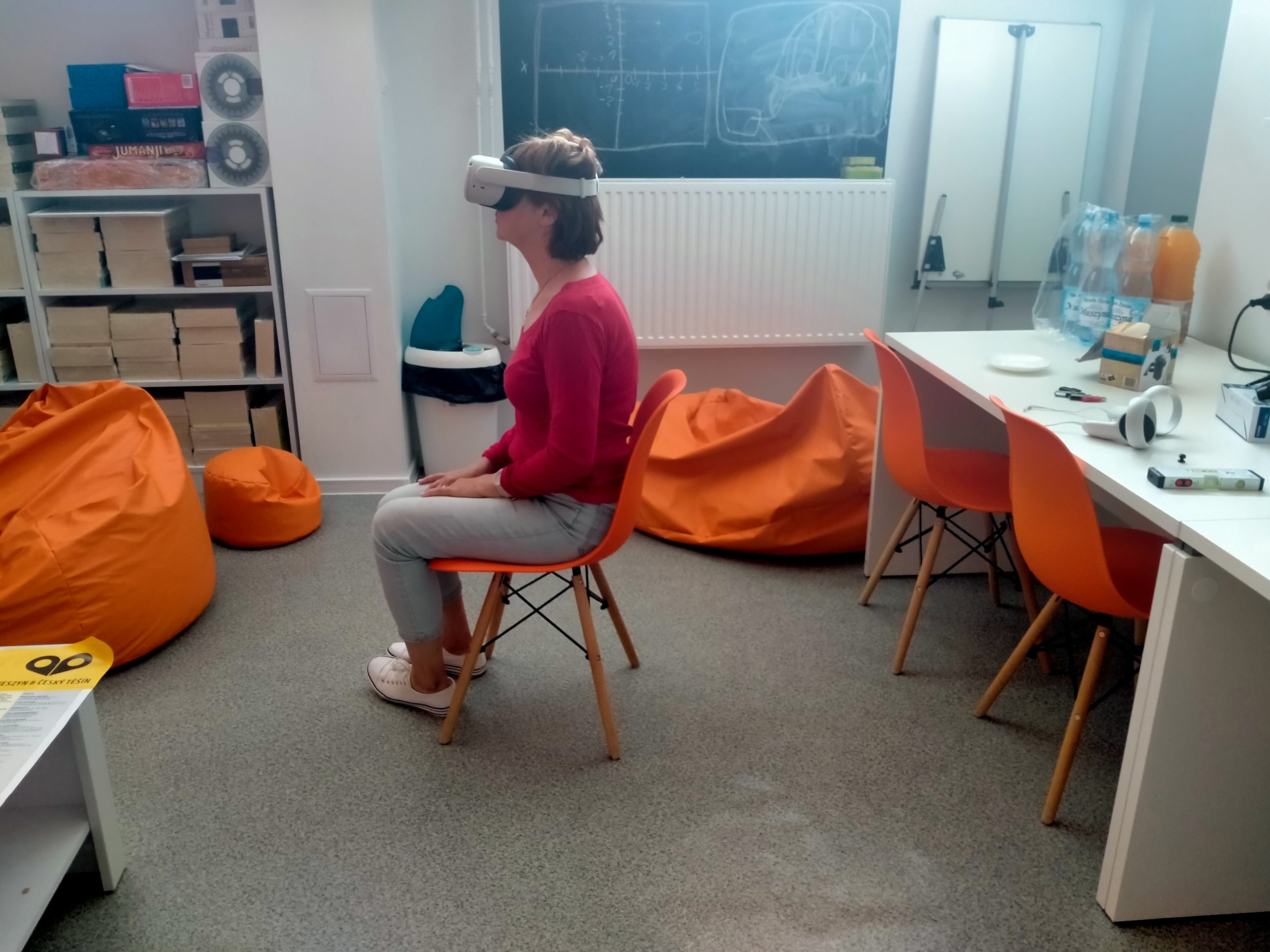 Osoba w goglach VR.